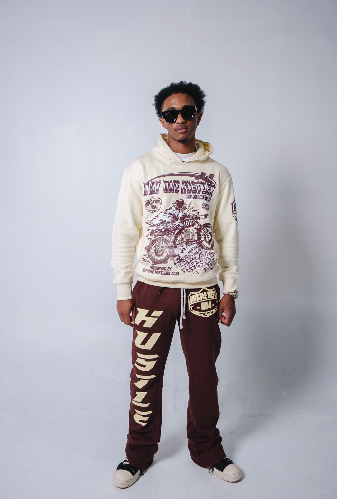 D1H Racing to Riches Set (Tan/ Brown)