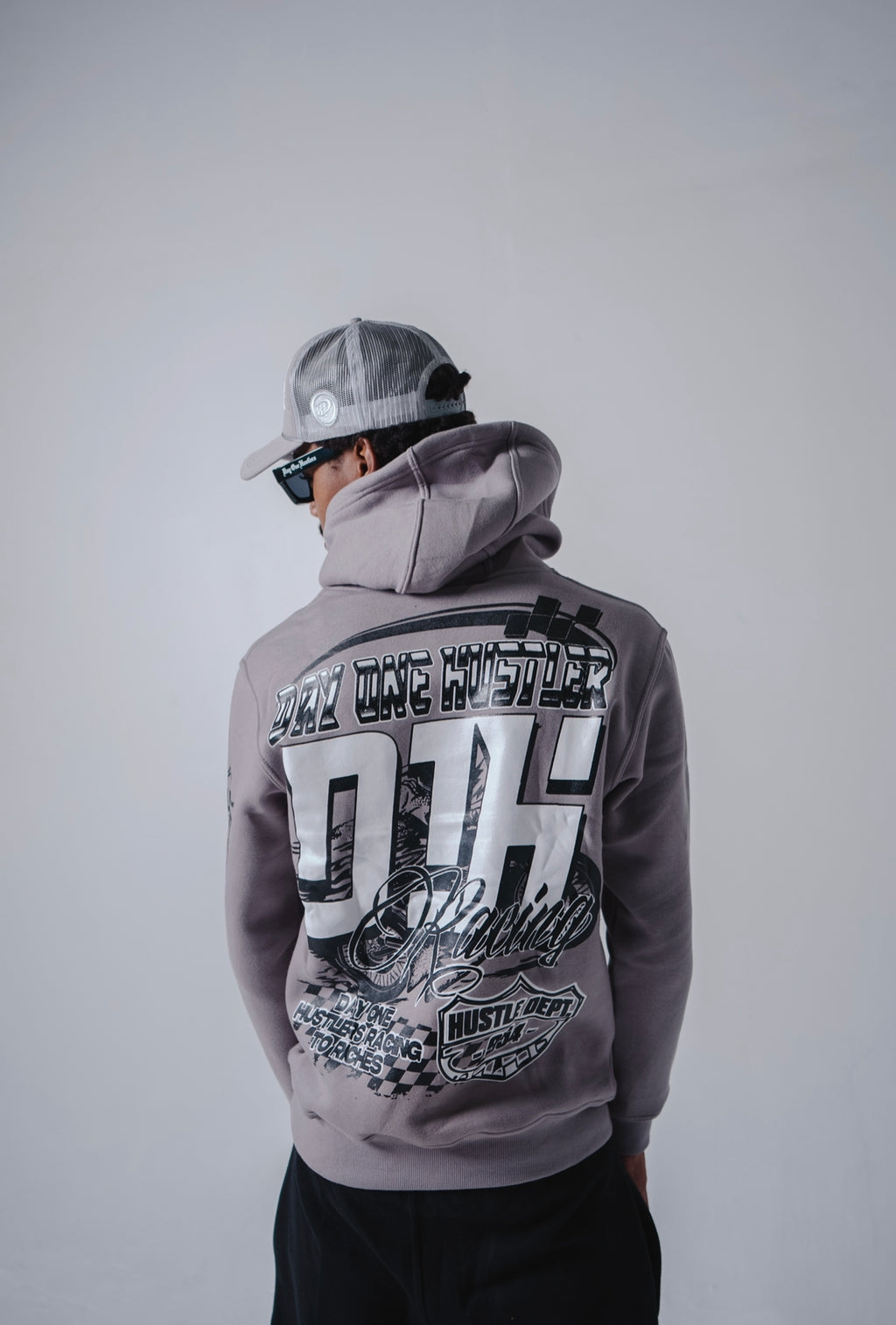 D1H Racing to Riches Set (Grey/ Black)