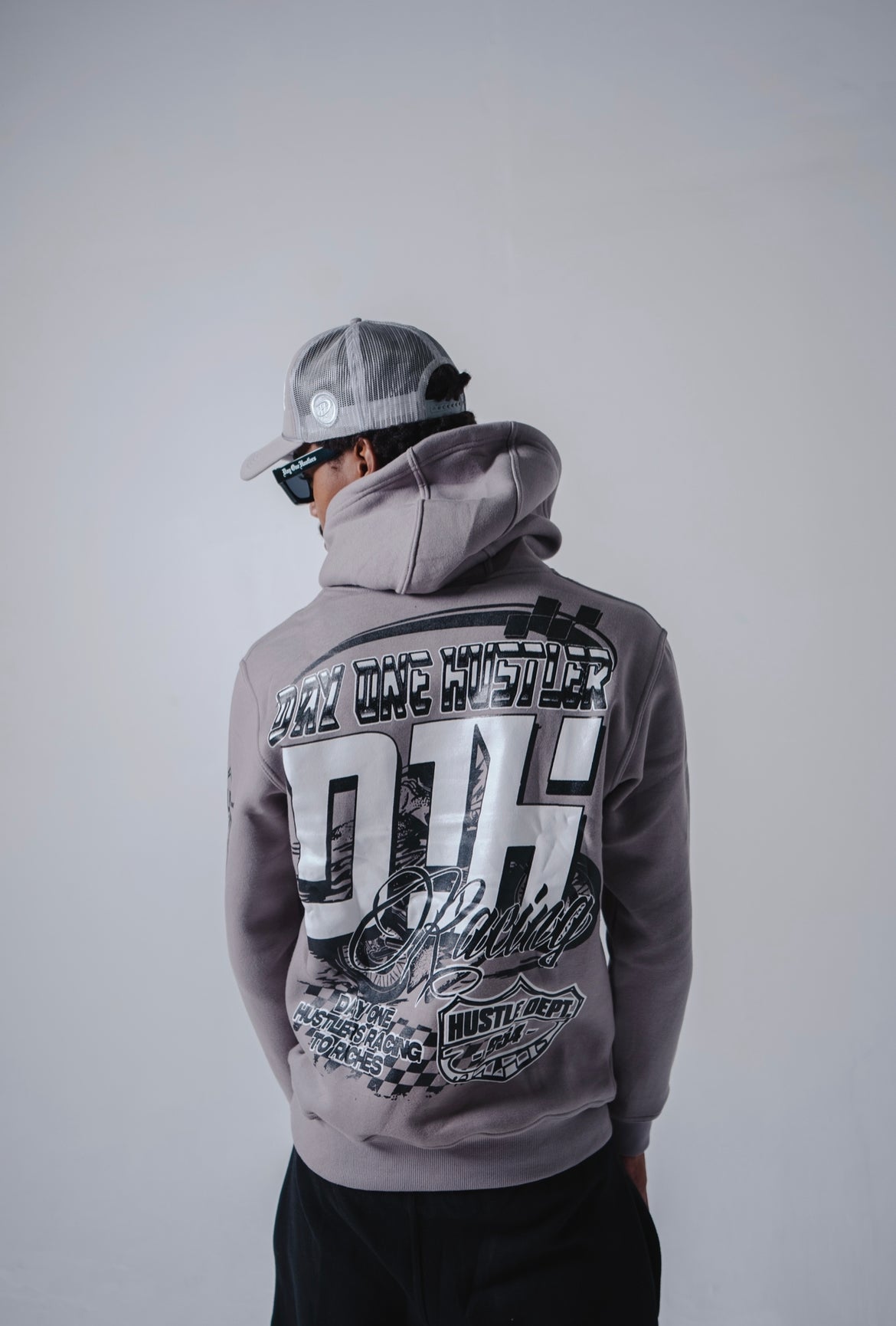 D1H Racing to Riches Set (Grey/ Black)