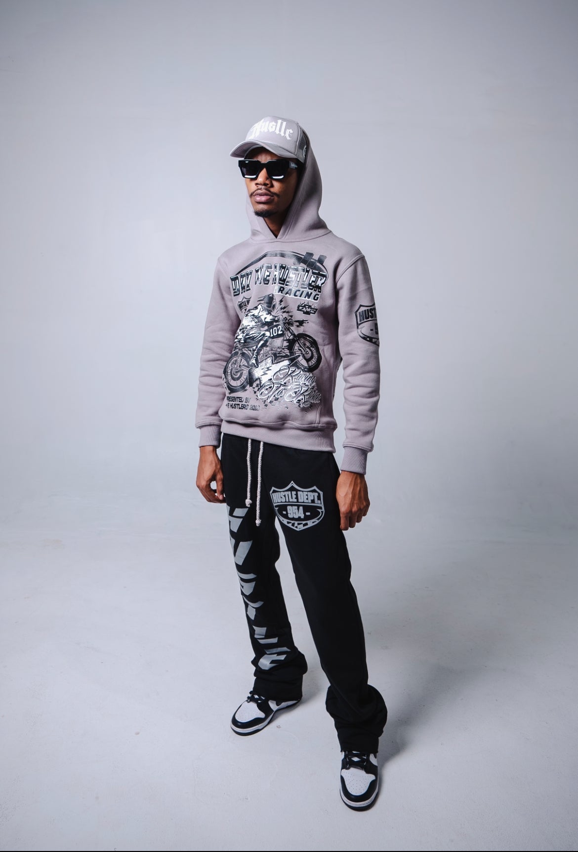 D1H Racing to Riches Set (Grey/ Black)