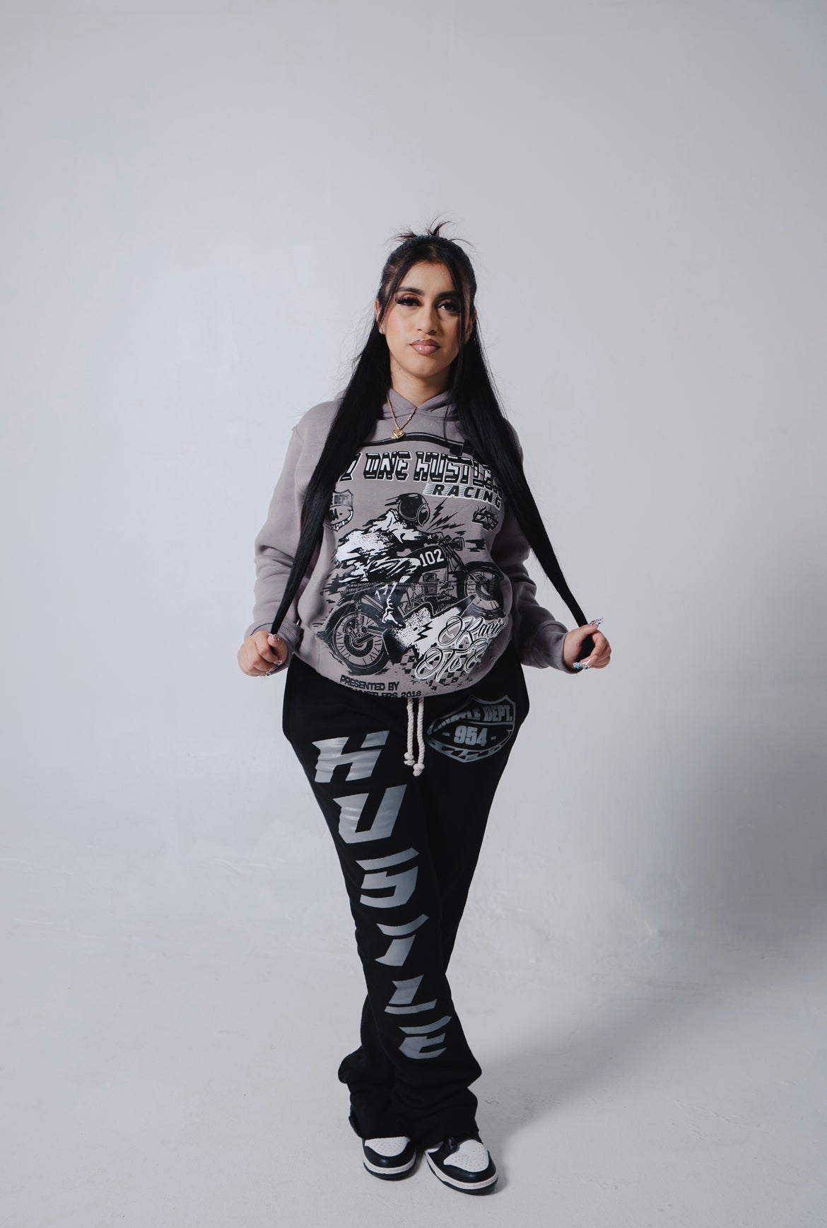 D1H Racing to Riches Set (Grey/ Black)