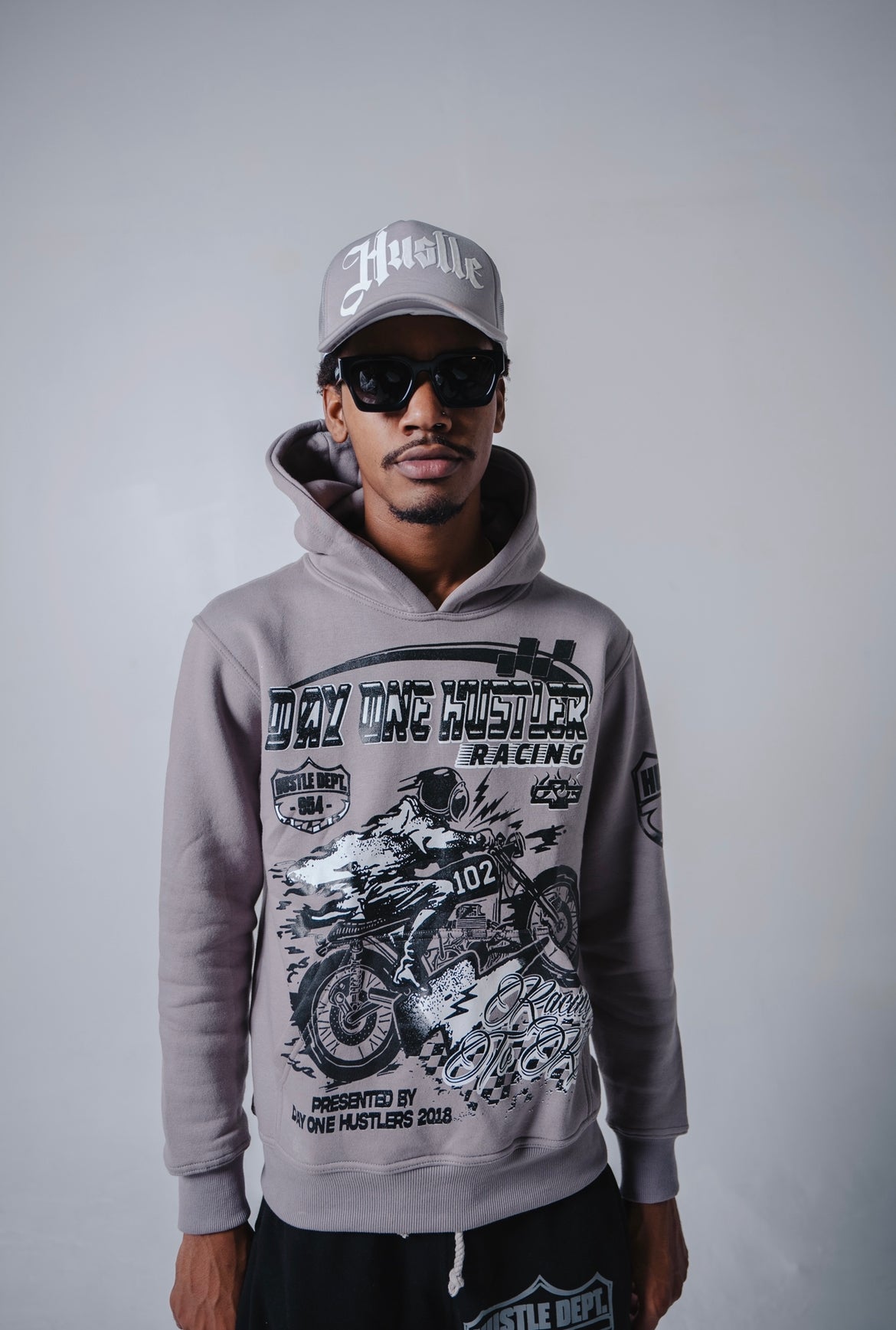 D1H Racing to Riches Set (Grey/ Black)