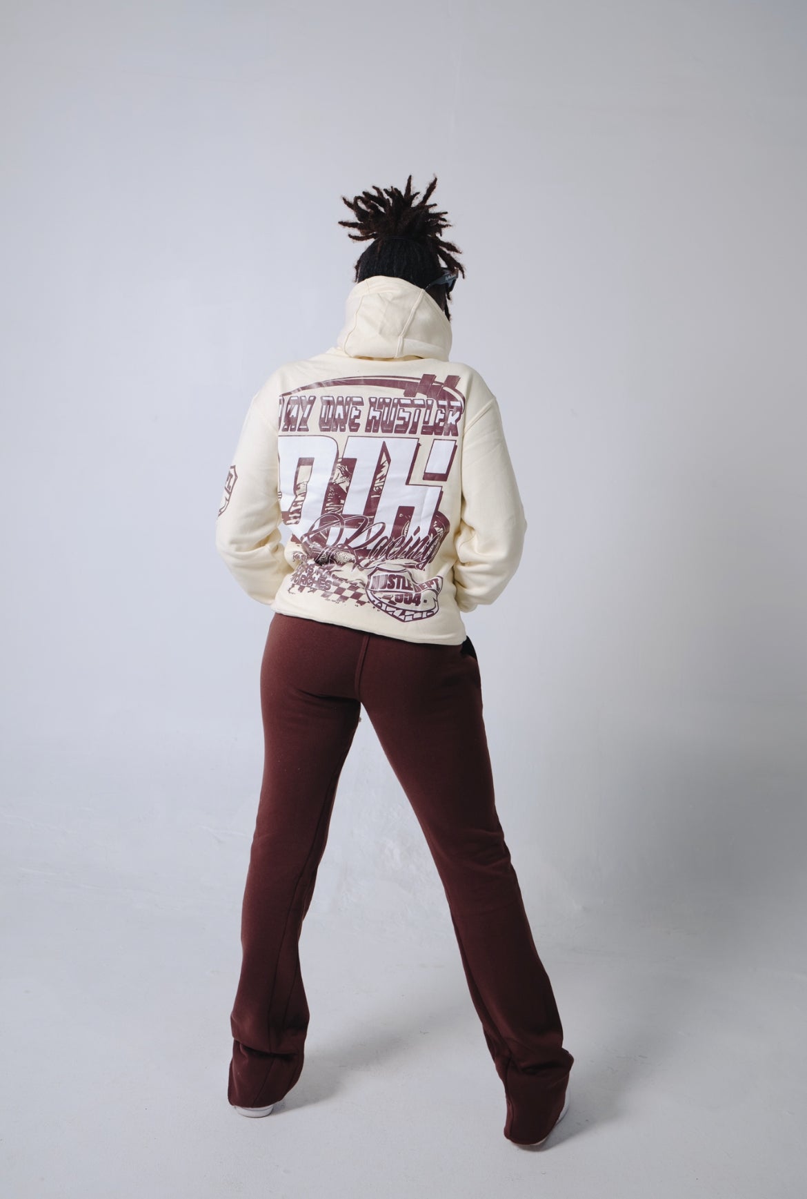 D1H Racing to Riches Set (Tan/ Brown)