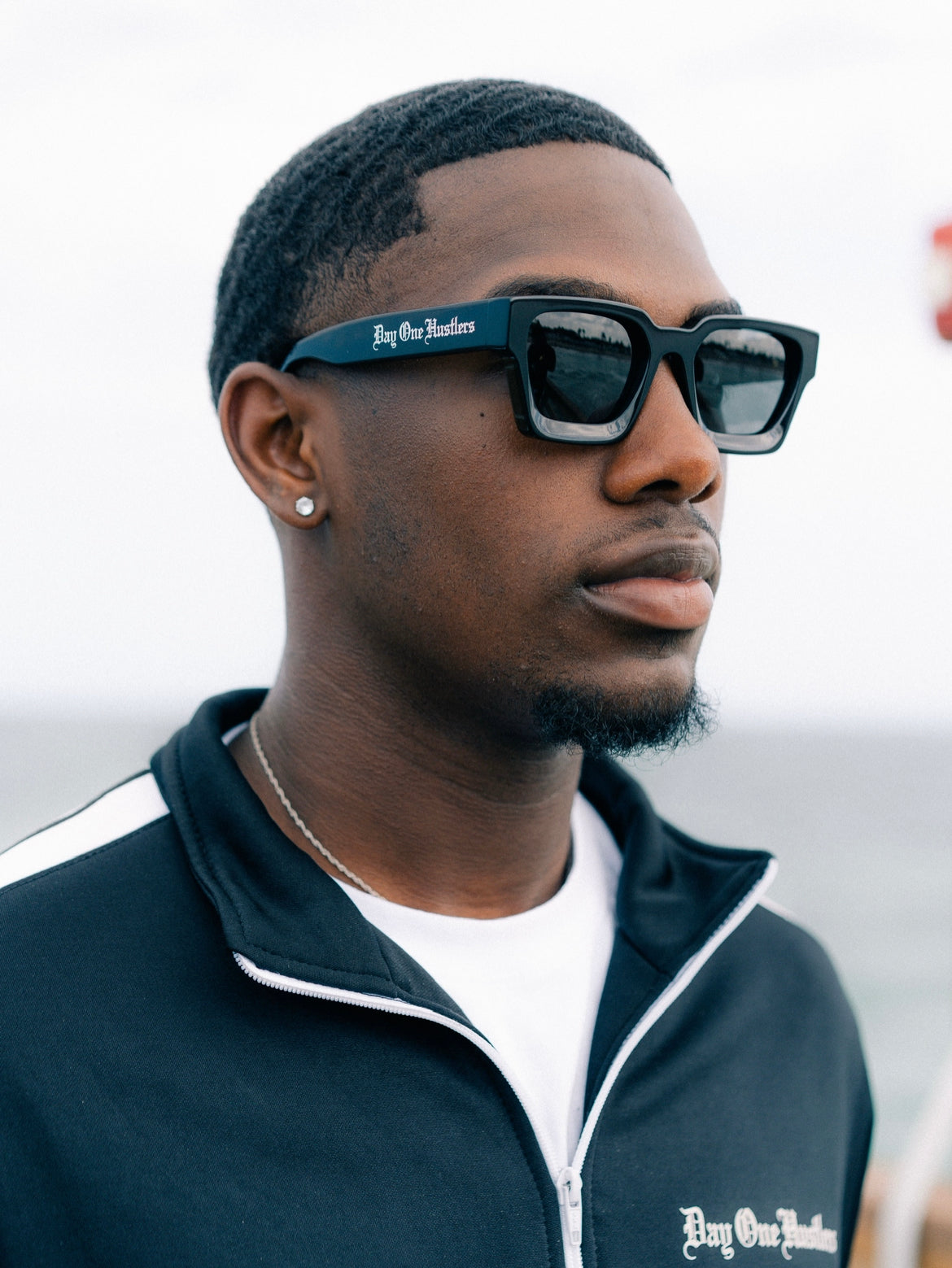 D1H Sunglasses ( Black )