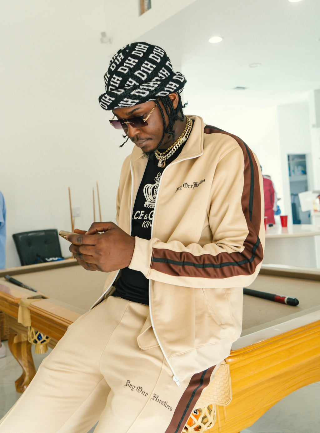 Tracksuit release 2.0 ( TAN/BROWN )